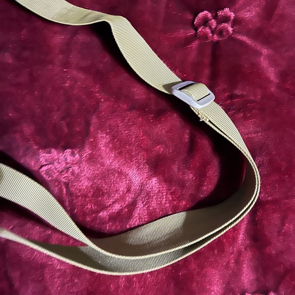 This is an over the shoulder bag… With a great patch on it. Used it once - Picture 5 of 5